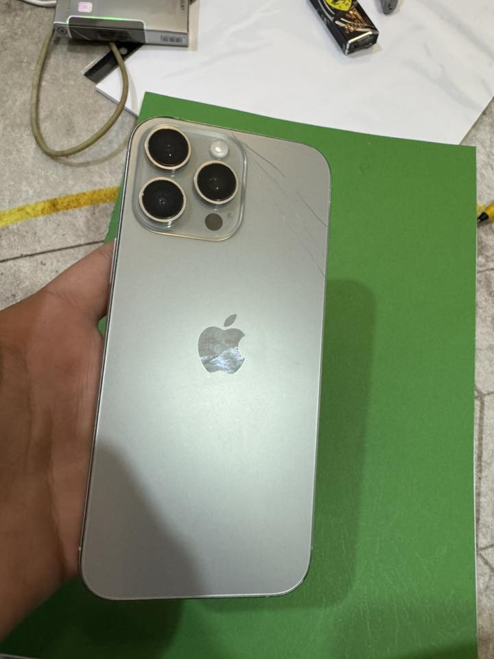 16 برو ماكس 
بطارية 93
ذاكرة 256 
جهاز نضيف فقط بي نقاط بل شاشة مثل مموضح بل صور ول ضهر مفطور 
تواصل واتساب فقط 
***********
