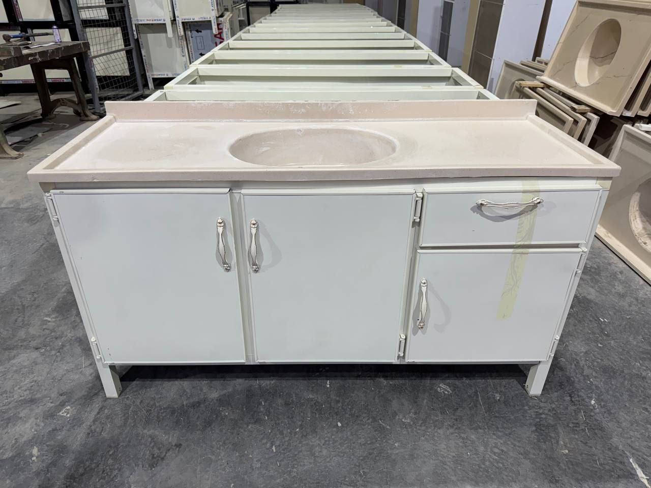 قياس متر ونص السعر ١٥٠ الف  توصيل بغداد مجاني للتواصل ماسنجر او واتساب ***********
