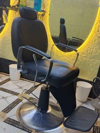 كرسي حلاقه • نضيف • ديوانيه