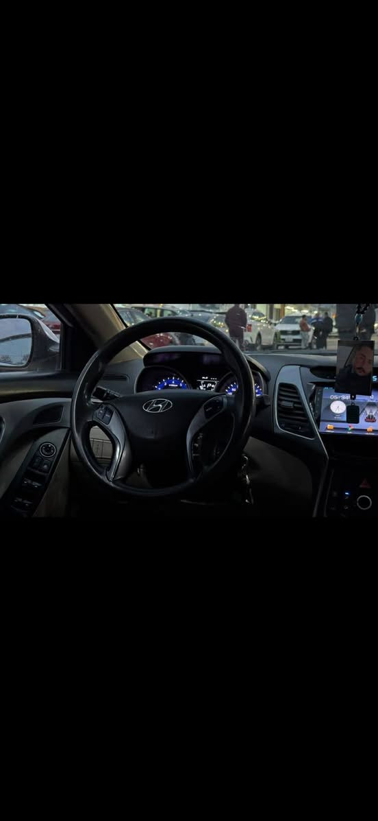 السلام عليكم
النترا ٢٠١٦ خليجي
محرك ١٨٠٠
رقم بغداد بسمي
كير محرك مكفول
تبريد قطعتين فتحه سلايت 
مواصفات الخليجي
حداديه خير من الله
مصبوغه حزام اثر طخات
 السعر ١٠٥ وبيها مجال
مكان بغداد العامريه 
رقم الهاتف ***********
