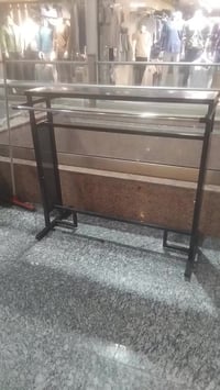 عندي ستاند ملابس لي للبيع سعره ٩٠  07700044423  توصيل مجاني