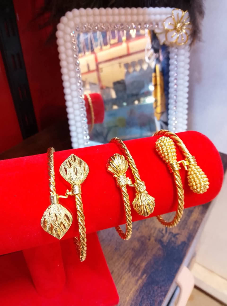 اكسسوارات زمردة


**إذا كنت صاحب هذا الإعلان وتريد حذفه لأي سبب، رجاءا أرسل رسالة إلى الدعم الفني**