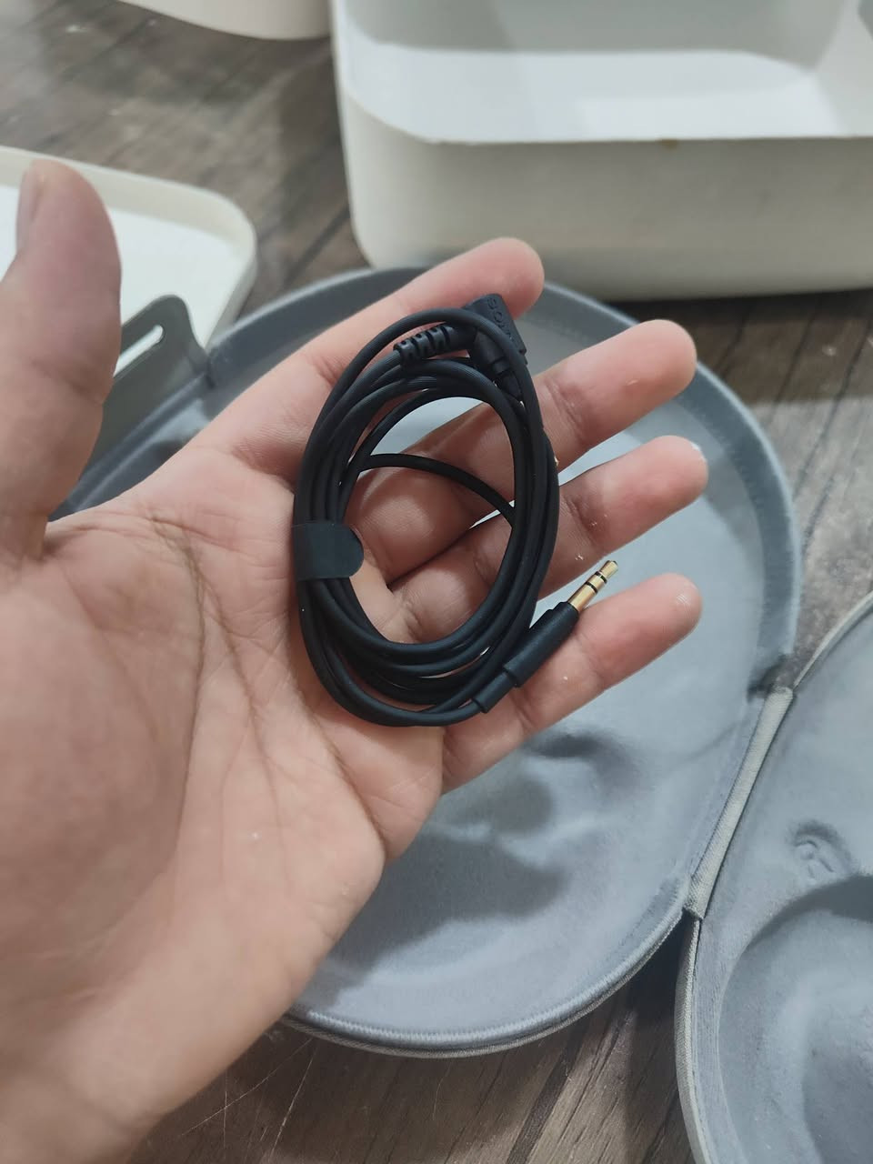 سماعة sony الجيل السادس 
بحالة ممتاز استخدام خفيف نظافة فوول
اللون: ابيض
المحتويات: كامله و الكيبلات غير مستخدمه
المكان: بصرة 
السعر: 375٫000IQD ( السعر 375 الف دينار عراقي )
الرقم للجادين: ***********
#القطعة لبيع فقط و فقط
