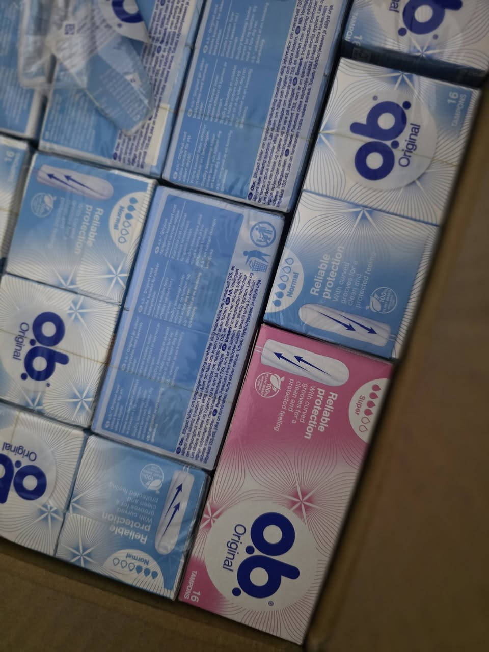 ​📣 عرض خاص لأصحاب البيجات ومحلات التجميل! (بيع بالجملة)
تحية طيبة أصدقائي..
بشرى سارة لجميع المهتمين بمنتجات العناية بالبشرة الأصلية ١٠٠٪ وبالجودة العالية. قمنا باستيراد مجموعة من المنتجات العالمية مباشرة من دولة السويد، وهي الآن متوفرة لدينا بأسعار الجملة لتناسب أعمالكم.
​🌟 الماركات المتوفرة لدينا:
​La Roche-Posay (Anthelios UVMUNE 400): أحدث وأقوى واقي شمس عالمي (Oil Control & Hydrating).
​ACO Sweden: منتجات العناية السويدية الفائقة (Niacinamide, Vitamin C, Hyaluronic Acid, Face Oil).
​💎 لماذا تتعاملون معنا؟
​ضمان الأصالة: جميع المنتجات تم شراؤها مباشرة من السويد (مع وجود وصولات الشراء السويدية).
​أسعار الجملة: أسعارنا تنافسية وتترك لكم هامش ربح ممتاز.
​الجودة الأوروبية: نضمن لكم أعلى معايير الجودة وتواريخ صلاحية جديدة للمنتجات.
​💰 للحصول على قائمة الأسعار والكميات المتوفرة:
📥 يرجى مراسلتنا عبر الدايركت أو التليجرام.
📞 أو الاتصال مباشرة على الرقم: ***********
📍 العنوان: السليمانية
