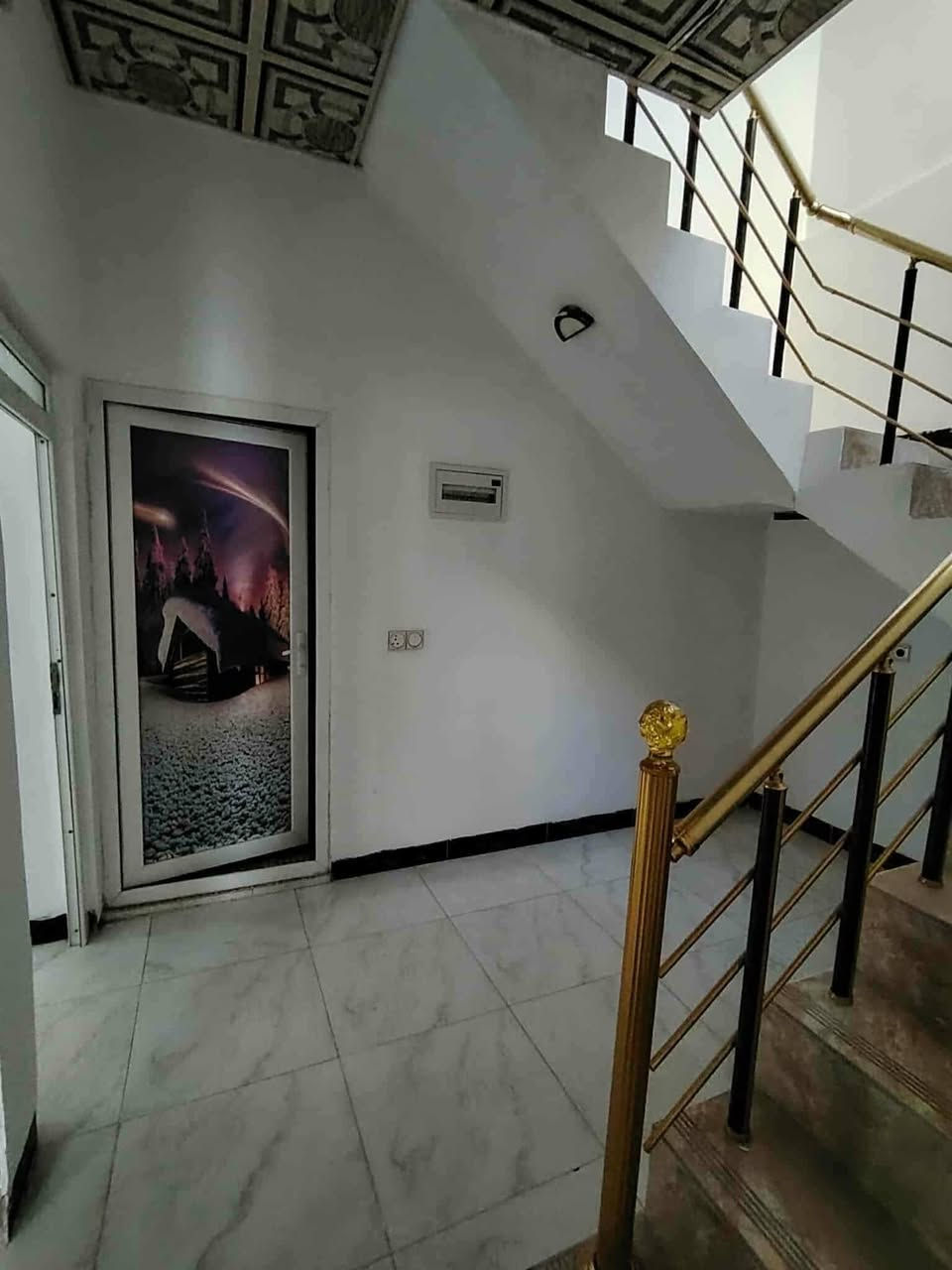 اعلان 2
#دار_للبيع مساحه ١٠٠متر #مربع بصف الركن ع حديقه منطقة الثمانيات #حي_العسكري طابق واحد بناء ٢٠٢٠درك داخلي بيتونه
#سعر_مناسب_جدا
للاستفسار الاتصال على الرقم ***********
#عقارات_طابو_كركوك
