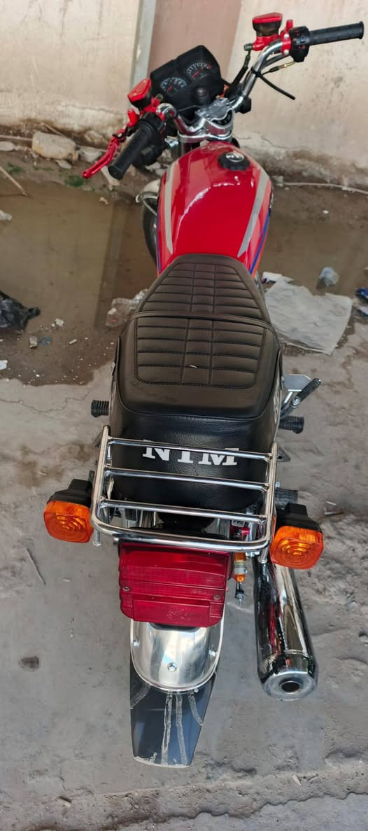 السلام عليكم دراجه للبيع موديل 25 نامه متياز  اوراق  مكفوله كفاله من كل شيء المكان بابل القاسم السعر خاص والشراي بخير ويتدلل‏‪وهذا رقمي‏‪***********
