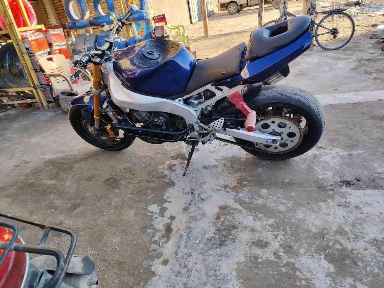 السلام عليكم دراجه كاوسكي 636 ٢٠٠٤ دراجة جاهزه نكره بكل وقت عنواني بغداد حسينية راشديه دراجه مفتوحه كصه ٢٠ يم مشمش ***********
