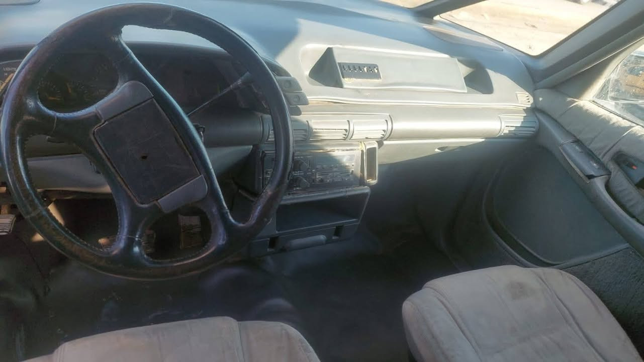 بيع مستعجل بونتياك 7 راكب سياحي موديل 1991 رقم نحف باسمنه شوكت متريد اداورلك  عله وضع الشركه تدفئه تبريد  بنيد جارد فقط  ترايها للبصرة تريد ترتيب بسيط جدا السعر 22$ بيها مجال بسيط مكاني بابل الحصوة *********** المحاويل, بابل
