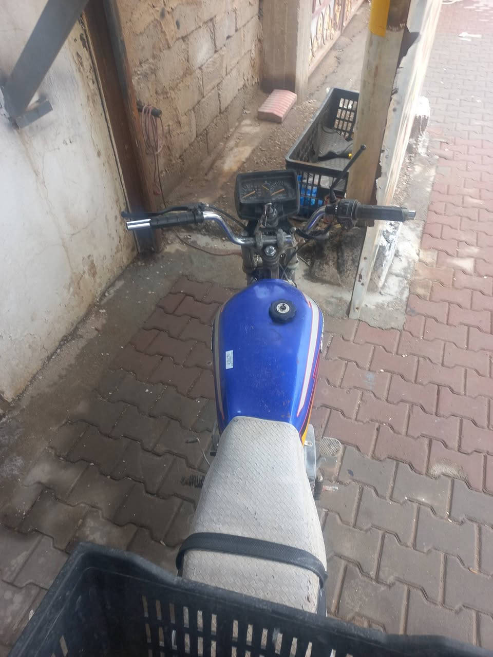 ماطور سيفان ايراني 
شغال هندر ٥ كير المحرك مبدل بيه ولفات ( المحرك نشط )
يحتاج ربط كهربائيات 
سعره ٢٥٠ 
مكاني الخالديه قرب مستشفى الرشيد


**إذا كنت صاحب هذا الإعلان وتريد حذفه لأي سبب، رجاءا أرسل رسالة إلى الدعم الفني**