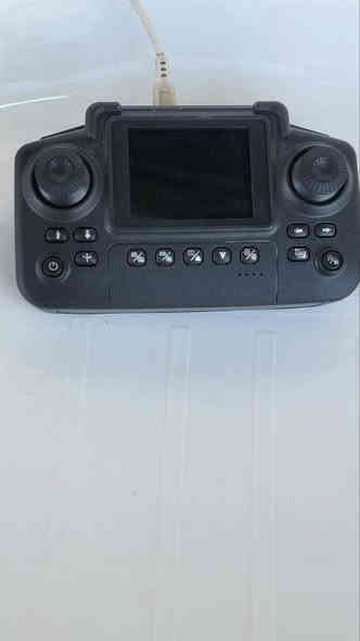 اقرأ للاخير
درون بهذا الشكل للبيع جديد كسر كارتون 

 فقط فتحتهه فحصته تشتغل ومابيهه اي مشكله او اي خدش 

جوستك شاشه شحن تايب سي
 وليسَ >>>>>>بطاريات(حجرات ساعه ) 
كامرتهه تخبل 
GPS لكن ماعرف شلون اتحكم بيهه بي دكم هواي

 بيهه ميزة  3 سرع >>(3 نمرات)

ملحقات 

توصاله تايبسي+ريش احتياط+رام+فلاش 

يوجد توصيل مجاني

 *********** متواجد واتساب وفيس 

سعرهه 125 وبيهه مجال
