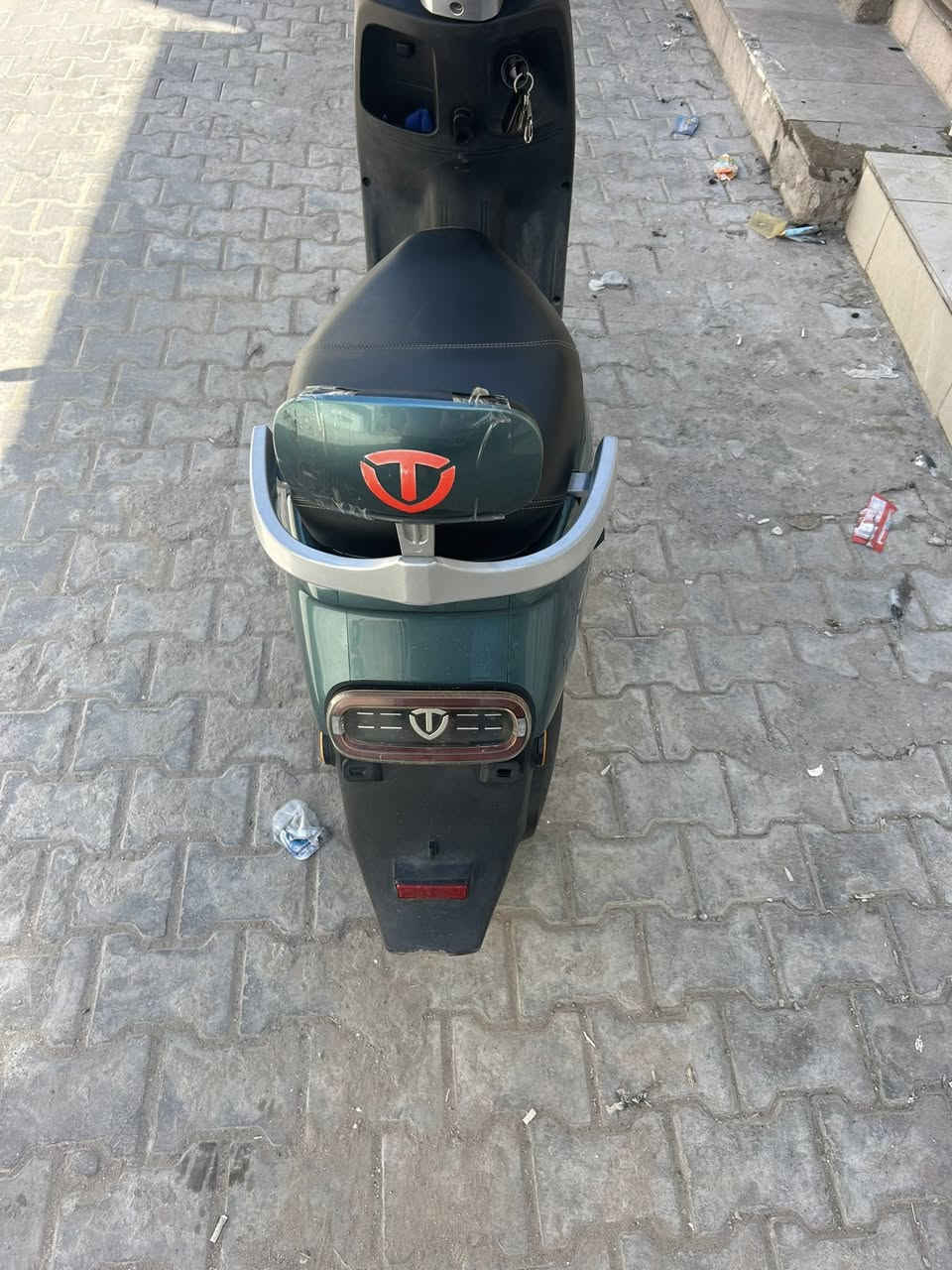 دراجة شحن ريان C2 للبيع
بيه ضربة بالكفر الأمامي موضحة بالصورة وبيها عواج بالستيرن كلش خفيف ميبين الة تركز يبين العنوان بغداد الحرية 
السعر 450الف وبيه مجال بسيط وبيها وصل من المعرض 
للاستفسار راسلني خاص


**إذا كنت صاحب هذا الإعلان وتريد حذفه لأي سبب، رجاءا أرسل رسالة إلى الدعم الفني**