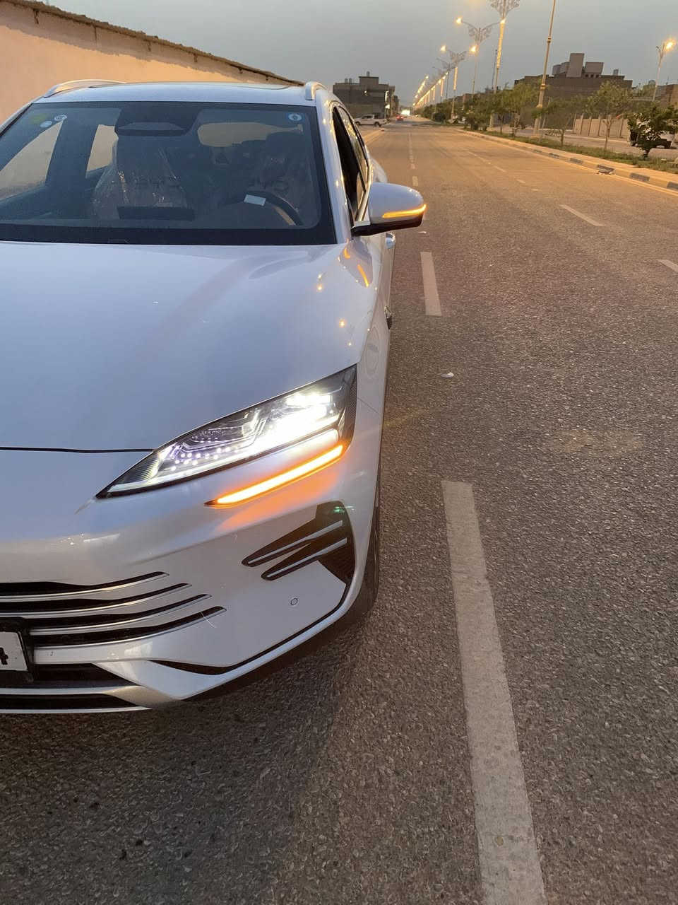 السلام عليكم اخوتي الطيبين 
Byd song plus flak ship 2025 
للبيع او المراوس حسب القناعة 
بطارية 120 كم
كرسي السائق كهرباء
13 كاميرا 
اوتو بارك 
داش كام امامي خلفي
انارة داخلية محيطية
شاشة عدادات ديجتال تفعيل الكاميرا
الامامية اثناء القيادة (كاديلاك)
صندوك كهرباء
رادار امامي وخلفي
قيادة ذاتية
بانوراما
ترحيب أبواب 
نظام الأمني تسجيل كاميرات حتى لو طافية السيارة
اوتو لايت للعالي والناصي
استيراد خاص نقل بدون  حاويات
كامل ملحقات (غير مستخدمة)+ تقارير سلامة السيارة حين خروجهة من الصين 
ماشيه 4500
كفالة عامة بدون اي ملاحظة على وضع الشركة
السعر 34 مليون قابل للتفاوض 
رقم بغداد 
مكانها كربلاء
واتساب ***********
