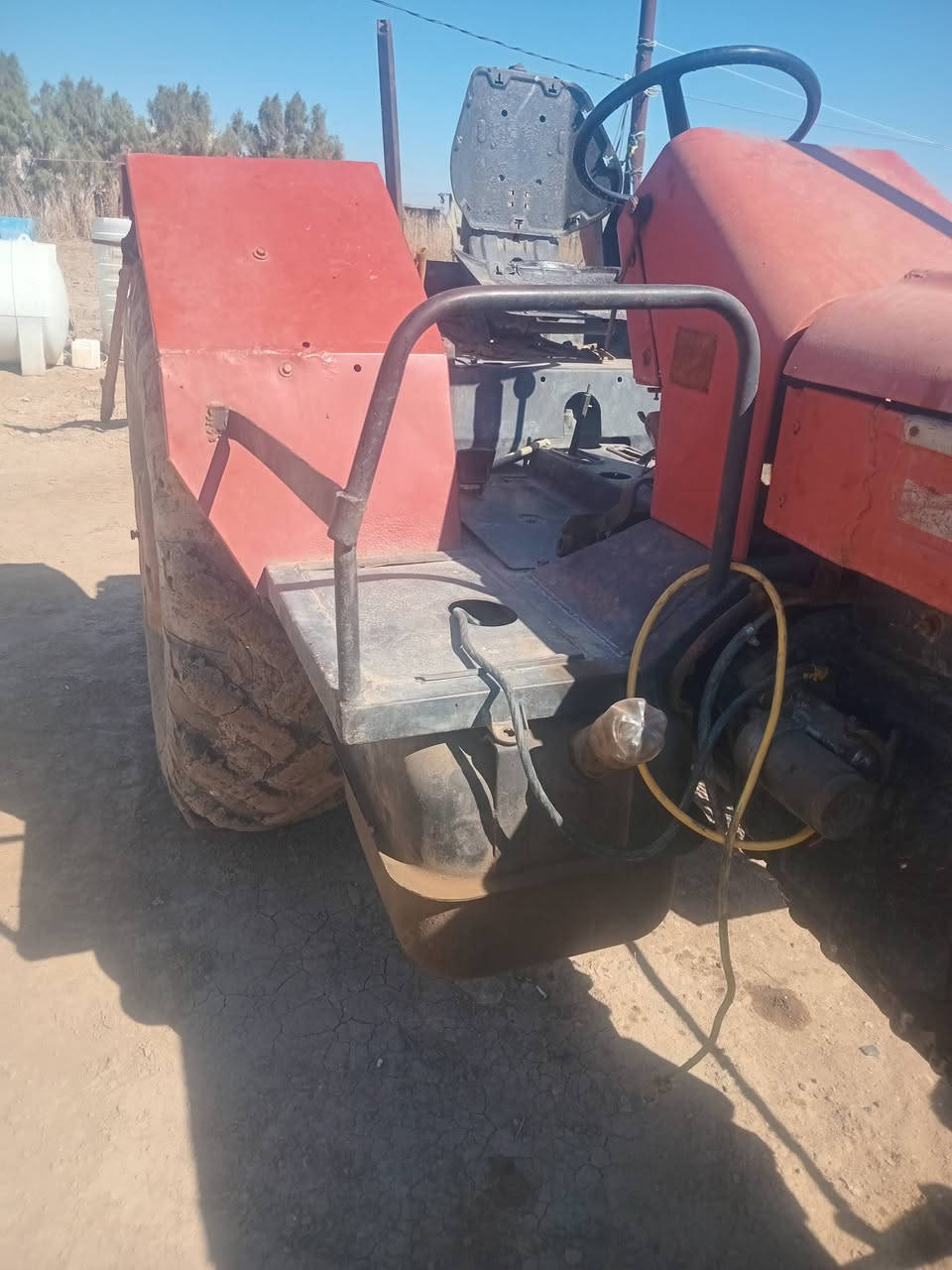 السلام اعليكم  للبيع عنتر زيتور  مكينه ابلاديه عله وضع الشركه  العنوان بابل  السعر 3مليون اونص للستفسار ***********.     ***********
