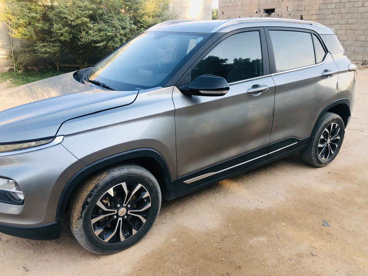 🚗 للبيع – شفروليت كروف 2022 
▪️ الحالة: جيدة
▪️ المسافة المقطوعة : 48,000 كم
▪️ المواصفات:
تبريد ممتاز ❄️ | شاشة | بصمة | كاميرا
مواصفات برايمر كاملة – وارد شركة الغانم
▪️ يوجد ضربة بالجهة الخلفية جهة السائق (موضحة للمشتري)
📍 المكان: البصرة
💰 السعر: 135$ — قابل للتفاوض 
📞 التواصل: *********** واتساب
🔹 السيارة جاهزة للفحص، استخدام شخصي، والسعر موضوع بشكل مناسب للحالة والمواصفات.
🔹
