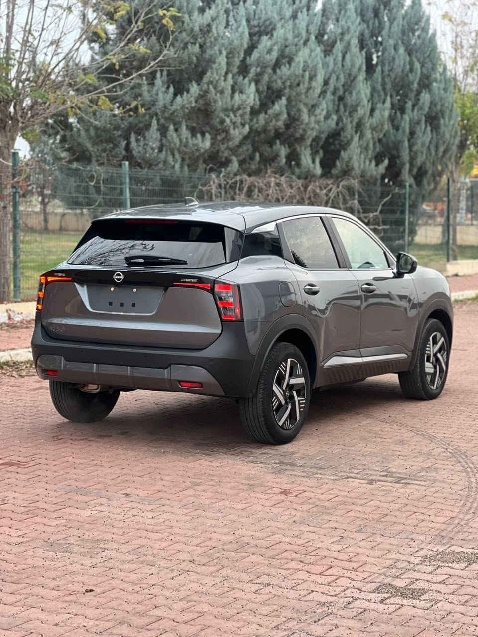 ‏𝟐𝟎𝟐𝟓 𝐍𝐈𝐒𝐒𝐀𝐍 𝐊𝐈𝐂𝐊𝐒 𝐒𝐕- شكل جديد
‏‎بدون صبغ مكفولة كفالة عامة دعامية لدعامية
رقم شاصى : 3n8ap6ca4sl306913
السعر : 170 و بيها مجال للطيبين 
بدون ايرباگ جميع ايرباگات سليمه بلادى 💯
‏‎عداد المسافة زيرو: 4 الف ميل 
‏‎حجم المحرك : 2.0L (4.سلندر) مرغوب
‏‎المواصفات : 𝐒𝐕
‏‎كيج الكتروني
‏‎‏‎بصمة ابواب 
‏‎‏‎بصمة تشغيل 
‏‎تشغيل عن بعد 
‏‎‏‎شاشة ايباد
‏‎‏‎كاميرا 
‏‎هاند بريك بصمة
‏‎اوتو هولد (𝐀𝐔𝐓𝐎 𝐇𝐎𝐋𝐃)
‏‎اوتو ستارات (𝐀𝐔𝐓𝐎 𝐒𝐓𝐀𝐑𝐓)
‏‎اوتو ستوت (𝐀𝐔𝐓𝐎 𝐒𝐓𝐎𝐏)
‏‎رادار امامي (تحديد مسار)
‏‎‏‎رادار جانبي (نقاط عمياء)
‏‎‏‎رادار خلفي (التحذير من الاصطدام)
‏‎‏‎حساسات امامي
‏‎‏‎حساسات جانبي 
‏‎‏‎حساسات خلفي 
‏‎نظام (𝐄𝐂𝐎)
‏‎نظام (𝐍𝐎𝐑𝐌𝐀𝐋)
‏‎نظام (𝐒𝐏𝐎𝐑𝐓)
‏‎تحكيمات استيرن
‏‎استيرن هيتر
‏‎كشنات كهرباء
‏‎كشنات هيتر
‏‎تبريد لمس
‏‎تبريد مركزي
‏‎لايتات (𝐋𝐄𝐃) ليد زينون بيلادي 
‏‎ بكلايتات (𝐋𝐄𝐃) ليد بيلادي
اتصال او واتساب : ‭0776 699 5610‬
اتصال او واتساب: ***********
