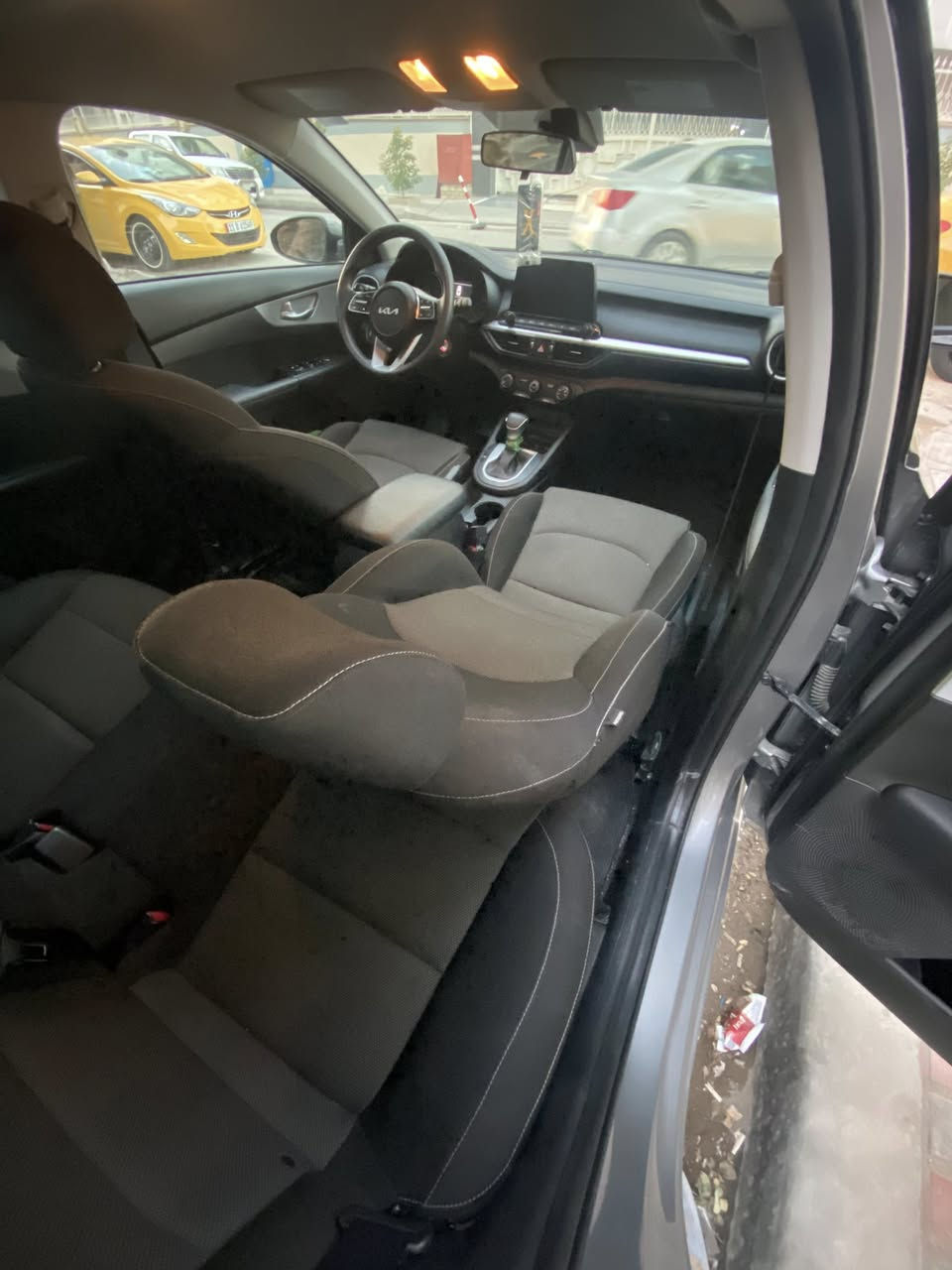 السلام عليكم كيا فورتي موديل 2023 رقم معوقين مثنى سنويه لل30 سياره جديده كلش حادثه من امريكا دعاميه إماميه فقط مخليلهه مال جيتي اصليه  وماعده شويه باردبل بنيد أربع أصابع  باقي سياره كفاله عامه  ماشيه 48
لا صبغ لا تبديل مكينه 2000دوش رادر امامي تحديد مسار مثبت سرعه للبيع فقط سعر سياره 170 $بيهه مجال  غير متواجد عل فيس (***********)
