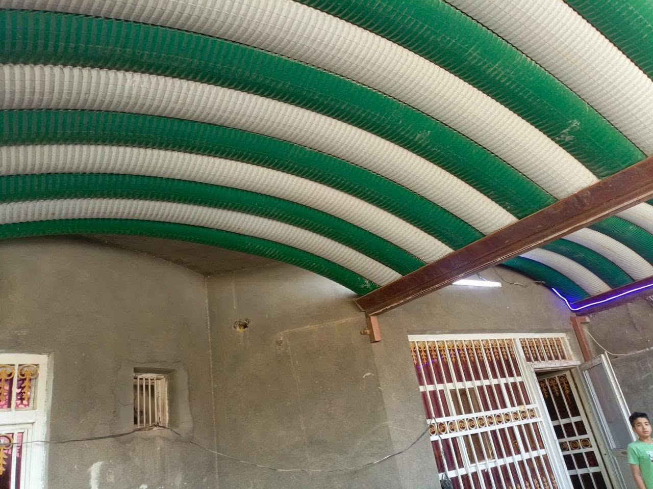 مساحه ٣٠٠ متر الموقع حي الجامعه شارع هدى سجاد قريب ثاني فرع بعد اسواق البقيع زراعي طابقين  ٤ غرف ثنين منهن سويت صاله واستقبال مطبخ  كراج سياره وحديقه. للاسفسار التواصل ***********

