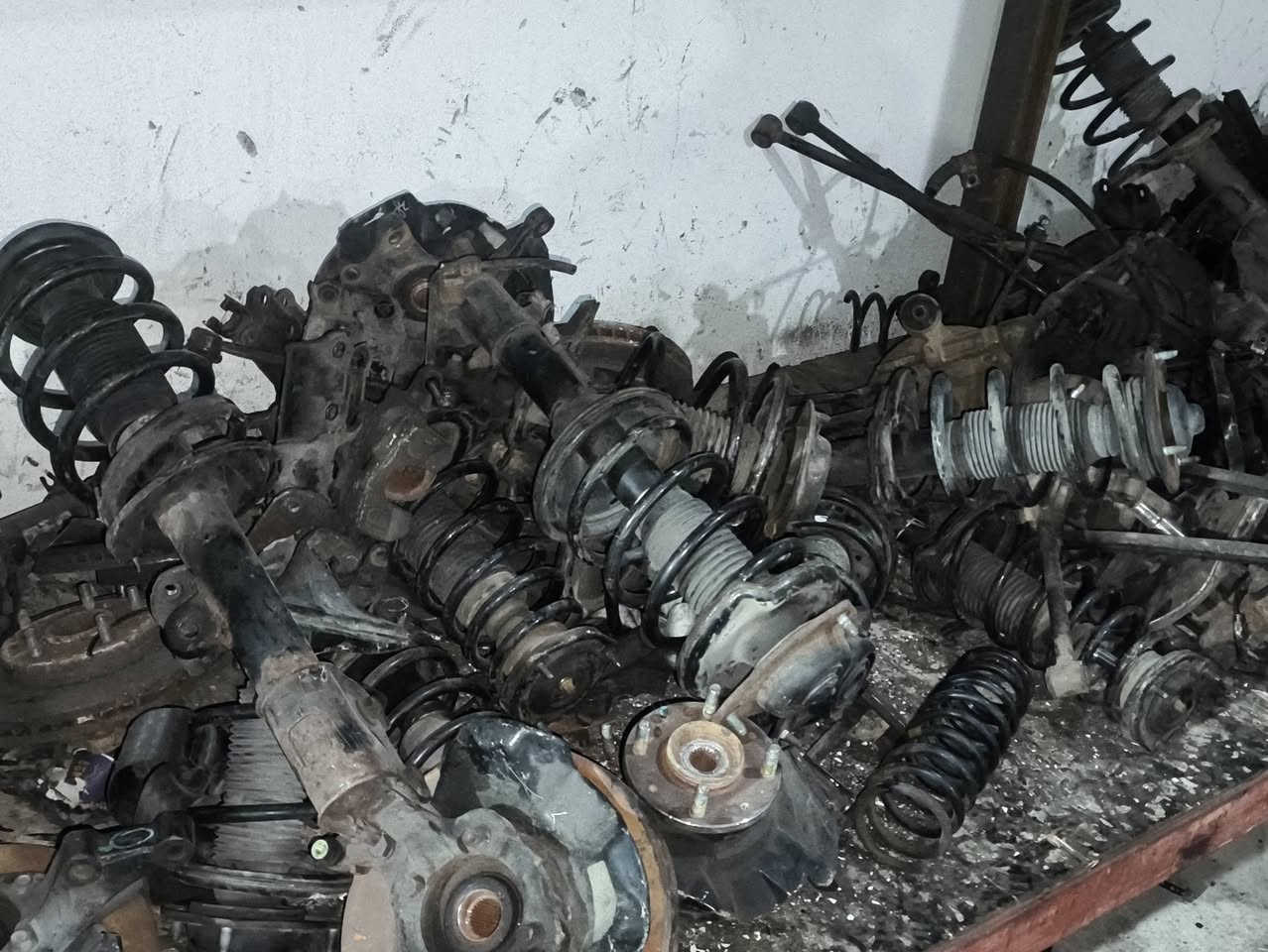 يم حداده حميد المولى توفرت غراض الكصه للاستفسار اتصل على الارقام التاليه ***********/***********
