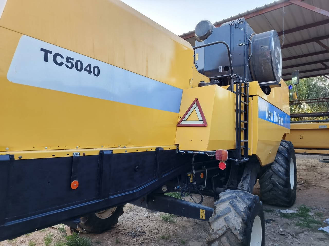 للبيع نيوهلند رقم سليمانية مشتغله 2500ساعه كفاله عامه مديومه وجاهزه كبل للشغل ما تذب عليه ربع المكان نجف رضيويه للاستفسار ***********
