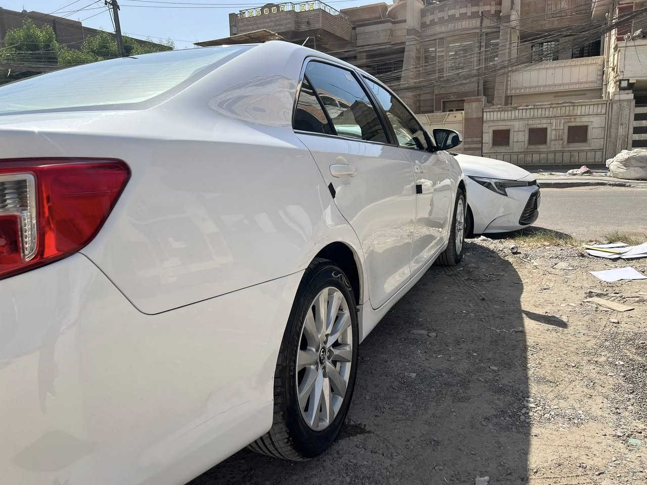 كامري خليجي ساز  LE
موديل2014 خليجي 
مواصفات الLE
شاشه 16
كامره دواره 360
زنون عالي ناصي
بلاجكتور نهاري 
حساسات
مري كهرباء
كشن مخمل 
ويل كب 
تخم تاير جديد 
صدر حداديه جديد وكاله
بك لايت لد 
سياره جديده ومناقصها شي وترايها مال 2022
بيها صبغ بابين اثر شخط (مال دراجه لا معجون ولا دواخل ) 
رقم اربيل الجديد هزه وسنويه جديد
السياره كلش نضيفه وع ايدي 
السعرر/148 وبيها مجال بسيط
مكانها بغداد داوودي  او حي الجهاد 
***********
