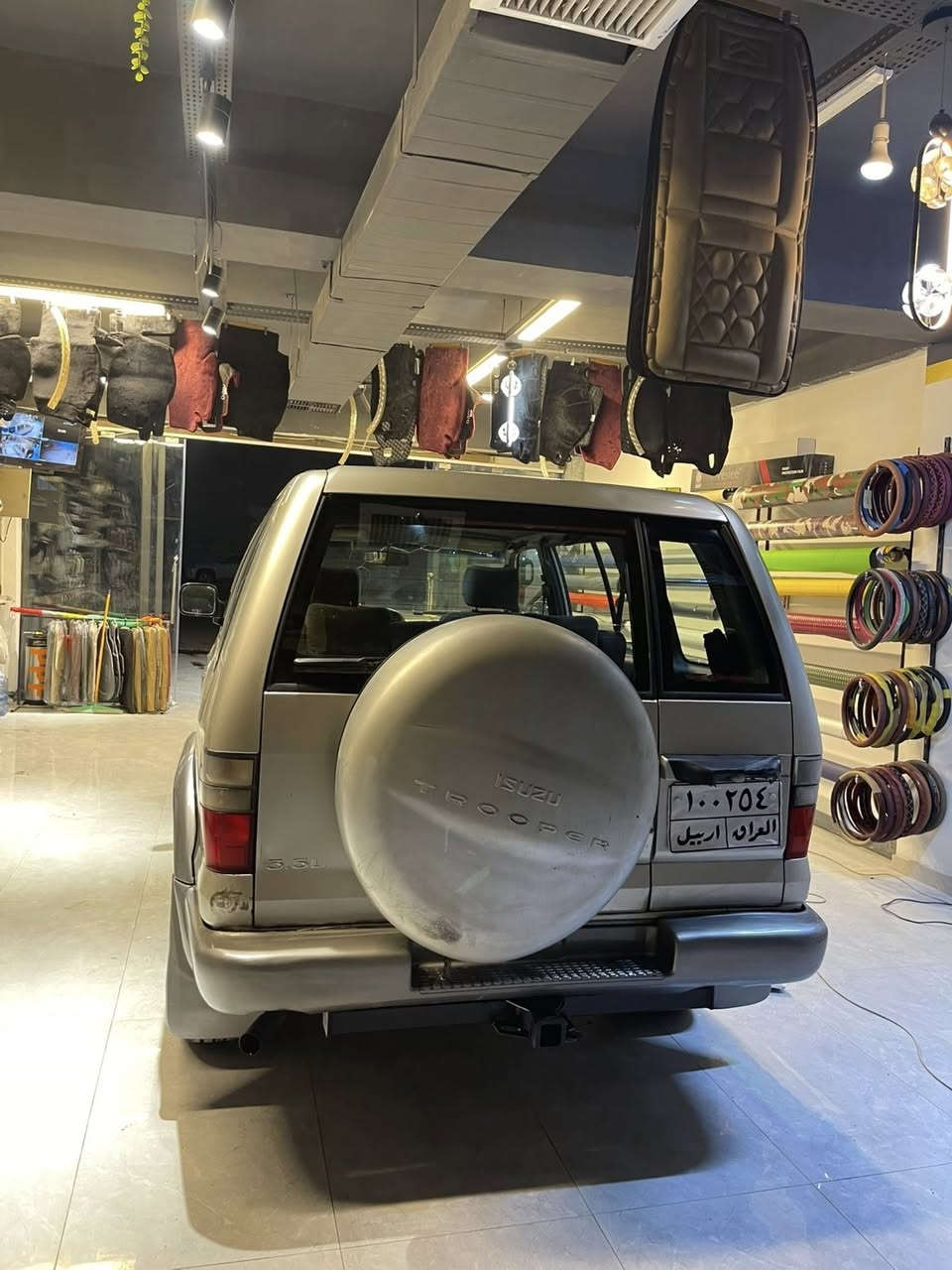 سلام علیكم ✋
للبیع اسوزه مودیل 2001 یاباني 4×4
محرك v6 حجم 3000 توماتیك فول مرغوب 
سیاره مكفول من دعامیه للدعامیه دینار مصرف مابي 
كیرو محرك دبل اكسل اب شرط سیاره قطره صبغ مابي 
4تایرات جدید سیاره نظیفه مال بیت جاهز من كلشي 
سعر 64 بي مجال للشراي اب شرط تحویل مكان اربیل 
رقم موبایل *********** شراي خابر 
*********** بي واتساب تحیاتي للجمیع 🫡.
