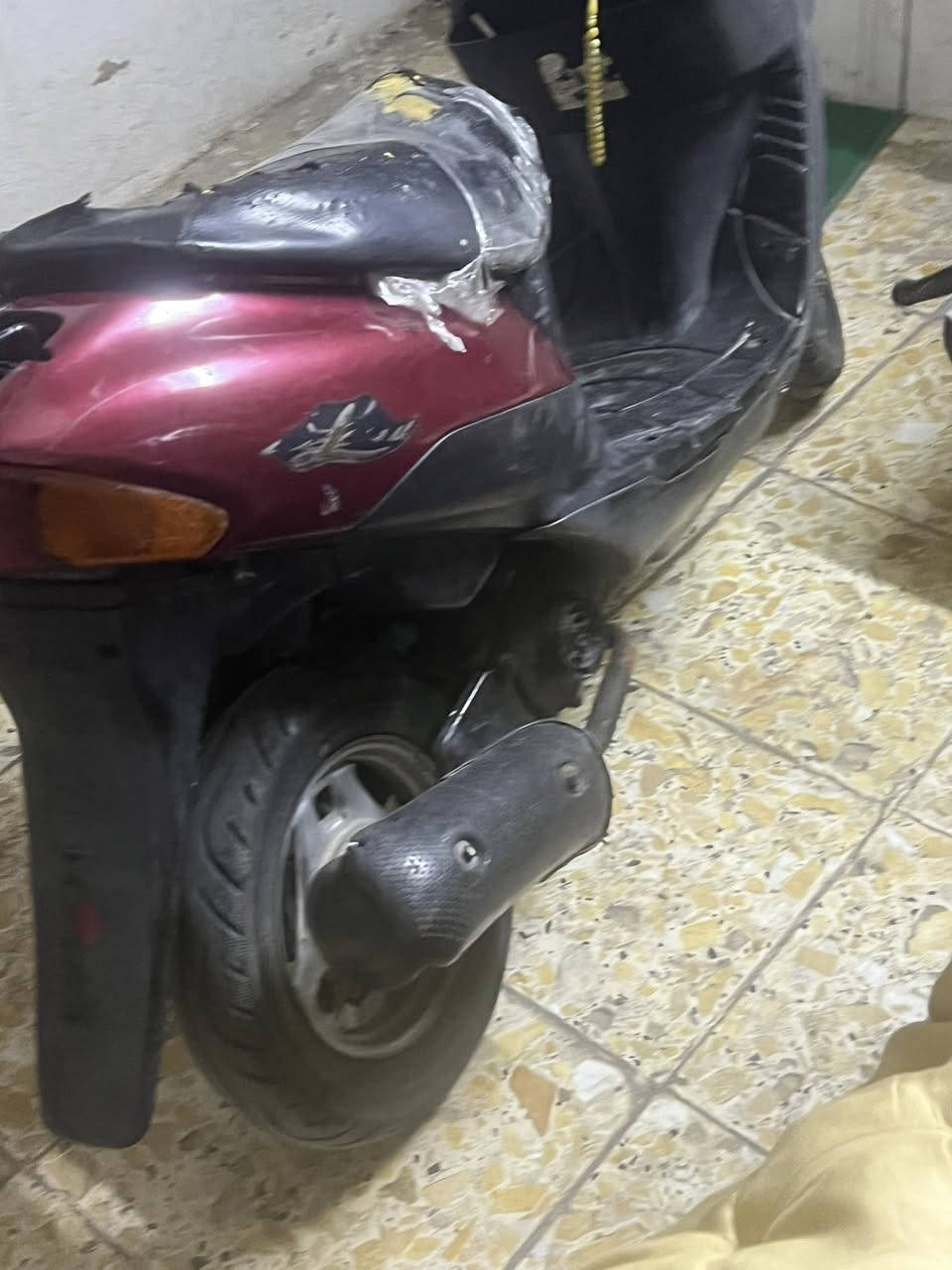 دراجه ستين شلعته تخبل اخت جديده صارلي ٣ شهر نازله من رمبه شهر مستخدمه وربك دراجه ماكو بنضافته لو تتركه شهر ترجع عندو واحد تشتغل مكينه واكسنت يخبلن نقصه باتري وروح بيه كربلاء ماعليه شي وسعره جوه سوك ١٧٠ لف مكاني بغداد حريه رقمي ***********
