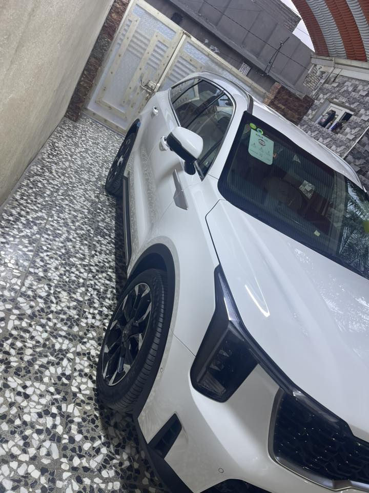 السلام عليكم
كيا سورنتوا موديل 2025 (6) سلندر خليجي
السيارة ضمان شركة كيا الدولية تبديل دهن مجاني السيارة حاليا ماشية 3860km زيروا على وضع الشركة .
ملاحظة : السيارة رقم كربلاء ذوي شهداء باقي سنة و8 اشهر يلا تتحول وكالة مباشرة مع المالك .السعر 320$وبيها مجال 
المواصفات
1- كامرات عدد 4 مع رؤية 360 درجة 
2-حساسات امامي + خلفي + جانبي + كراسي كهرباء 
3-نظام تشغيل عن بعد + تقدم للامام ورجوع للخلف بالريمونت
4-تبريد 3 قطع + تحذير خلفي مع الوقوف + قمارة حديد 
5-ناقل حركة 8 سرعات + ويل كب حجم 20 (كروم )
جام كهربائي نظام أمان + زجاج ملون + اضاءة ذاتية التشغيل 
6-الدواخل مطعمة بالأسود اللامع والألمنيوم + داتا شو 
وباقي المواصفات المعروفة مال السورنتوا .
7- الكشنات مغلفة جلد اصلي وايضاً الأرضية مفروشة جلد .
# مكان السيارة كربلاء المقدسة (***********)
