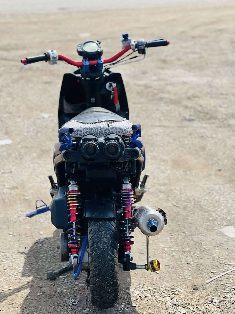 السلام وعليكم شباب دراجة سكنس دراجة فول مواصفات كفالة عامة السعر 900 وبها مجال مكاني بعقوبة تقاطع القدس خاص مفتوح وهاذة رقمي ***********
