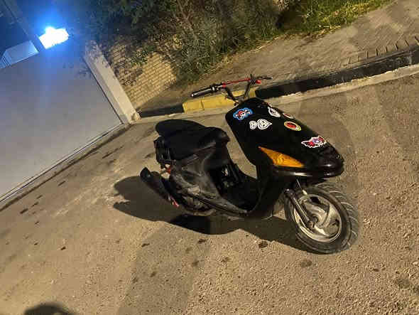 سلام عليكم. 
دراجةة فراشةة نثيةة 
محرك 140
حربيةة. كزوز رياضي FM
كهربائيات كاملاه. 
كفرات كاملاا دراجةة مفتوحةة كلجات بالةة دراجةة نضيفةة وحلوةة. 
نقصهاا باتري ودكم. 
مكاني البصرة القبلة. السعر 250قفل مرواس بشحن شعندك نزل.
  رقمي ***********.
رقمي الثاني ***********.
