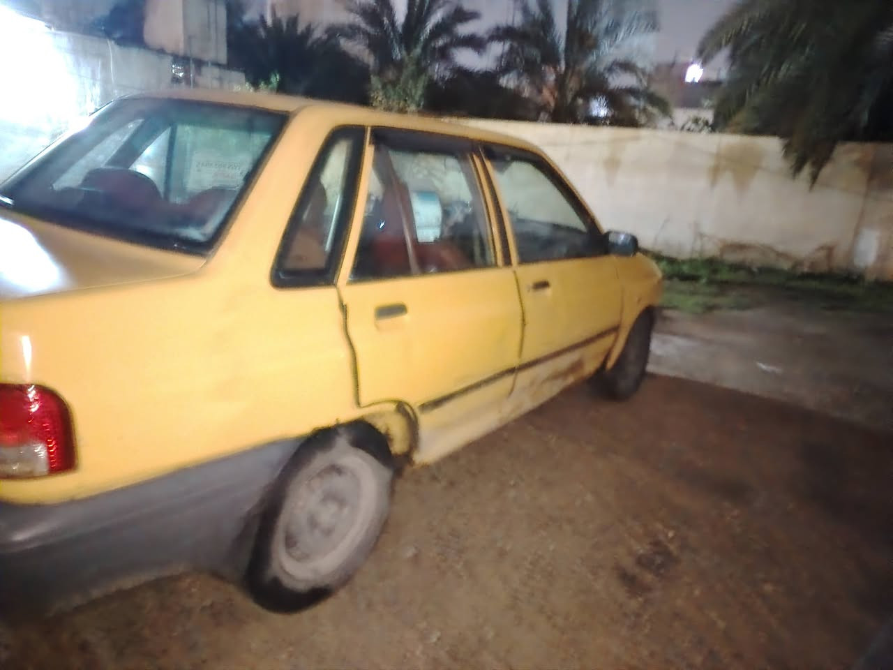 السلام عليكم سايبه للبيع موديل 12 ثانويه لل 27 رقم بغداد مصفره هيئه وغرامات سعر 19 وبيها مجال مكان بغداد حي العدل سياره حلوه ونظيفه وان شاء الله يجي خيره ويدلل***********
