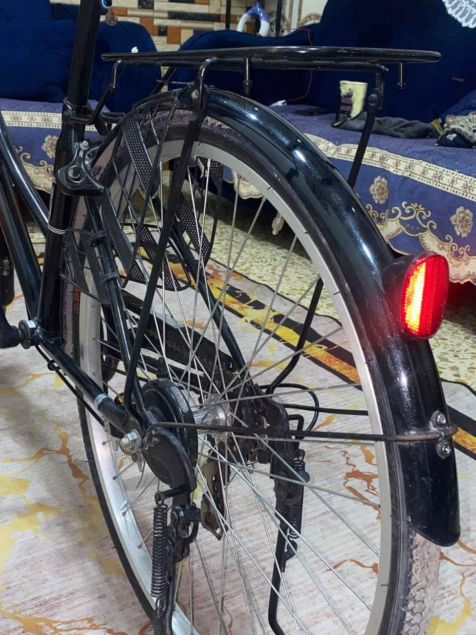 سلام عليكم بايسكل للبيع اسود
موديل،2021 جديد الكير شغال الداينمو شغال ثلجي 
البريكات جديدات 
(لحد يكسر بي)


**إذا كنت صاحب هذا الإعلان وتريد حذفه لأي سبب، رجاءا أرسل رسالة إلى الدعم الفني**