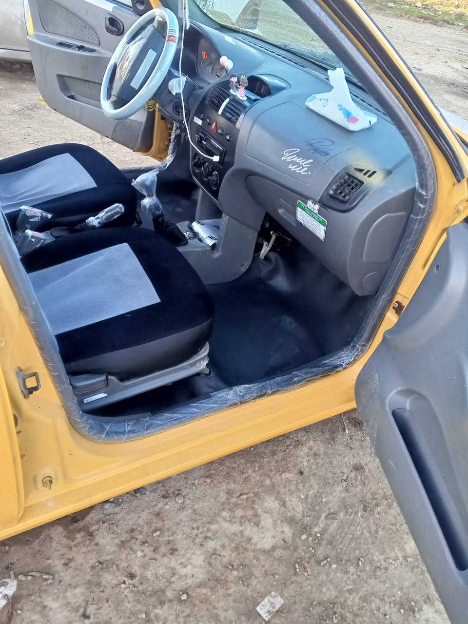 السلام عليكم سياره طيبه تبريد 🥶 شغال تدفئه 🔥 المحرك قبل شهر شادو مال كصه شرط الكير البك يفلت فقط موديل 2014وشرط الوكاله مشروع وطني صاحبه بل ايمن  وتحويل بيه كابون بانزين هيئه صفر غرمات 150الباقي كلو شرط السعر 40بيه مجال شراي تدلل المكان موصل حي المثنى ***********
