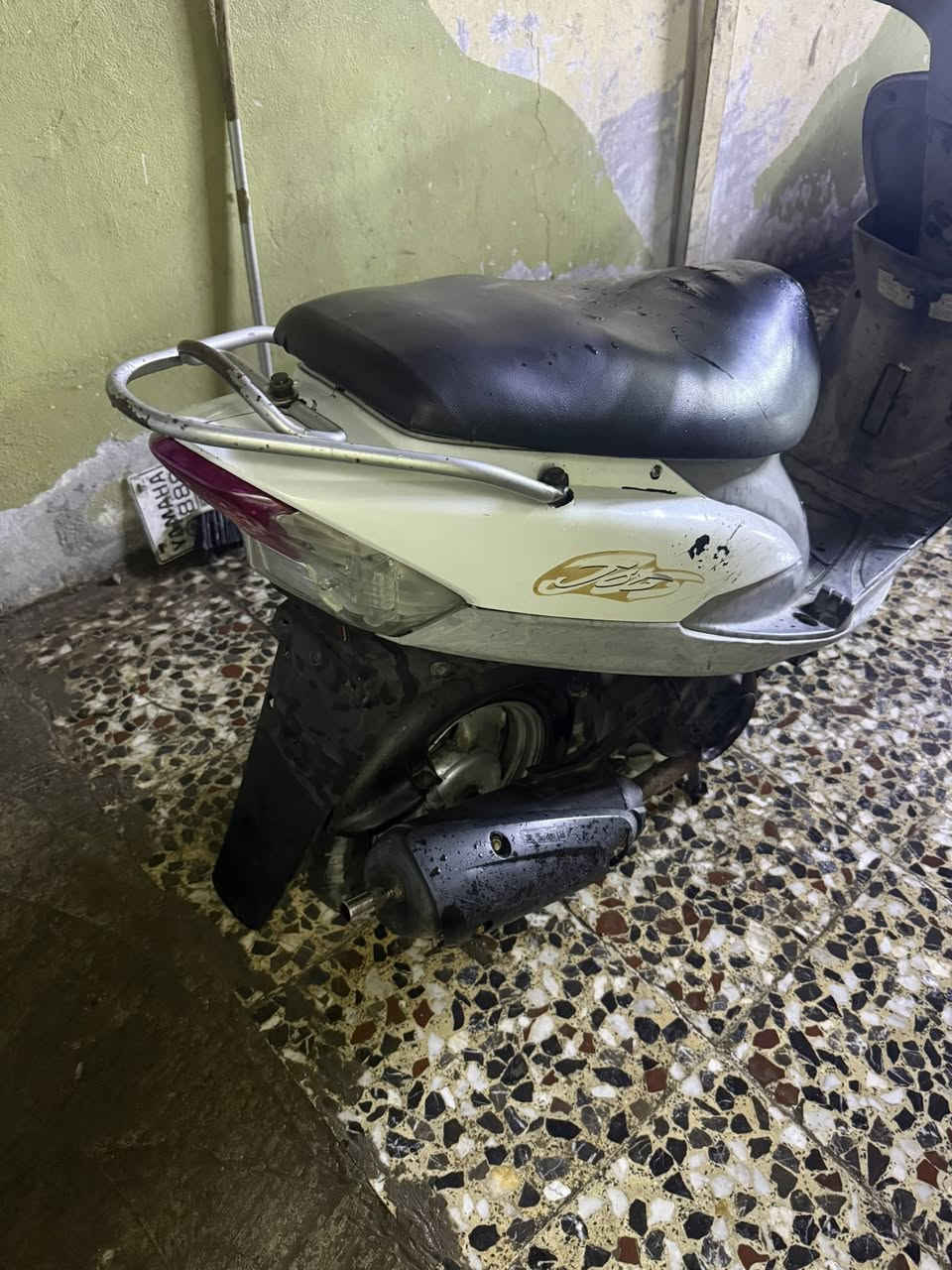 سلام عليكم دراجه ماكس منغولي للبيع نضيفه شوفت عينك كلهى بلاديه ما ملعوب بيهى فقط مبدل بيهى كابريتر وشلعه ما بيهى كالو عوزهى خرز بس هاي كلهى شغاله سلف هندر بس شلعه ما بيهى الباقي كفاله عامه مكينه ما مفتوحه مكاني بل مدينه الحبيبيه يم وليد أبو الكص السعر 550وبيهى مجال قليل ***********
