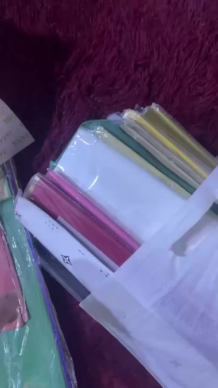 يابه شلونكم عندي غراض للبيع شلعه وحده ب100 الف كلهن 

خيش درزن 12 قطعه
تول كبار عدد3
صغير 2
تغليف وردي يشبه فلين 1
اكياس ورقي كبير 8
اكياس ورقي وسط 5
غلاف ساده ووتر بروف  13
غلاف نايلون شفاف 4
غلاف ورد گلتر 2
كارت مستطيل 1 سيت
كارت قلب 1 سيت
سنادين ورد 8
بوكس معيني كبير ثلاثي 
بوكس فيونكه ثلاثي 
بوكس قلب ثلاثي عدد3
بوكس فيونكه مستطيل ثنائي
سلات خوص ثلاثيه
شرايط 12 قطعه مشكل
بوكس قلب شفاف من الاعلى عدد واحد قطعه مفرده


**إذا كنت صاحب هذا الإعلان وتريد حذفه لأي سبب، رجاءا أرسل رسالة إلى الدعم الفني**