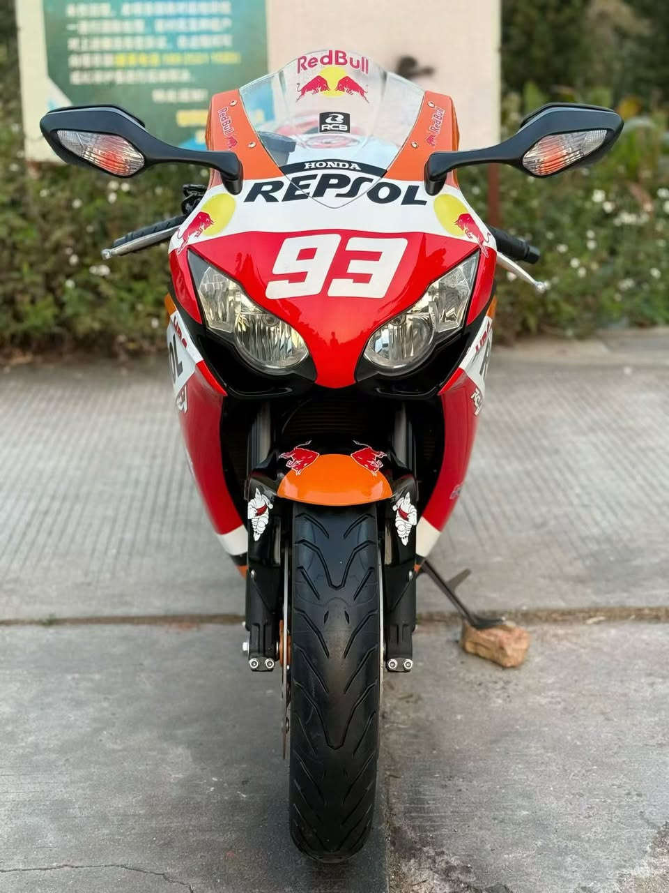 CBR1000RR
2014
38ورقە 
ضمان  محرك گير بدون حادث
هزا دراجه بل خارج 
بعد ٤٥-٩٠ من دفع وصل سليمانيه
***********
***********
اعزا كرام كل دراجات بل خارج بعد ٤٥-٩٠ وصل 

أعتذر إن تسببت هذه المنشورات في مشاكل لبعض الأشخاص.

أي شخص لديه شركة نقل في الصين أو اليابان، سأرسل الدراجة النارية إليه. جميع الدراجات النارية أرخص.
٥٠٠$
وبالمناسبة، هذه الأسعار صحيحة.

لقد صُدم بعض الناس بشدة، يا أعزائي.

أؤكد لكم أنني سأجعله أرخص آنشالله 
شكران للمدير كروب

‏https://www.tiktok.com/@madeinjapan919?_r=1&_t=ZS-92jOpMF0D3q

‏https://www.tiktok.com/@samuraiskill1?_r=1&_t=ZS-92jOrywJb6u
 یمکن تابعنی علی تیک توک
