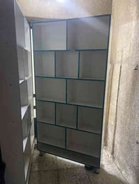 شباب رفوف مال ملابس وستندات تعليك نضيفات كلش الي يريدهن يتصل عل هاذ ال...