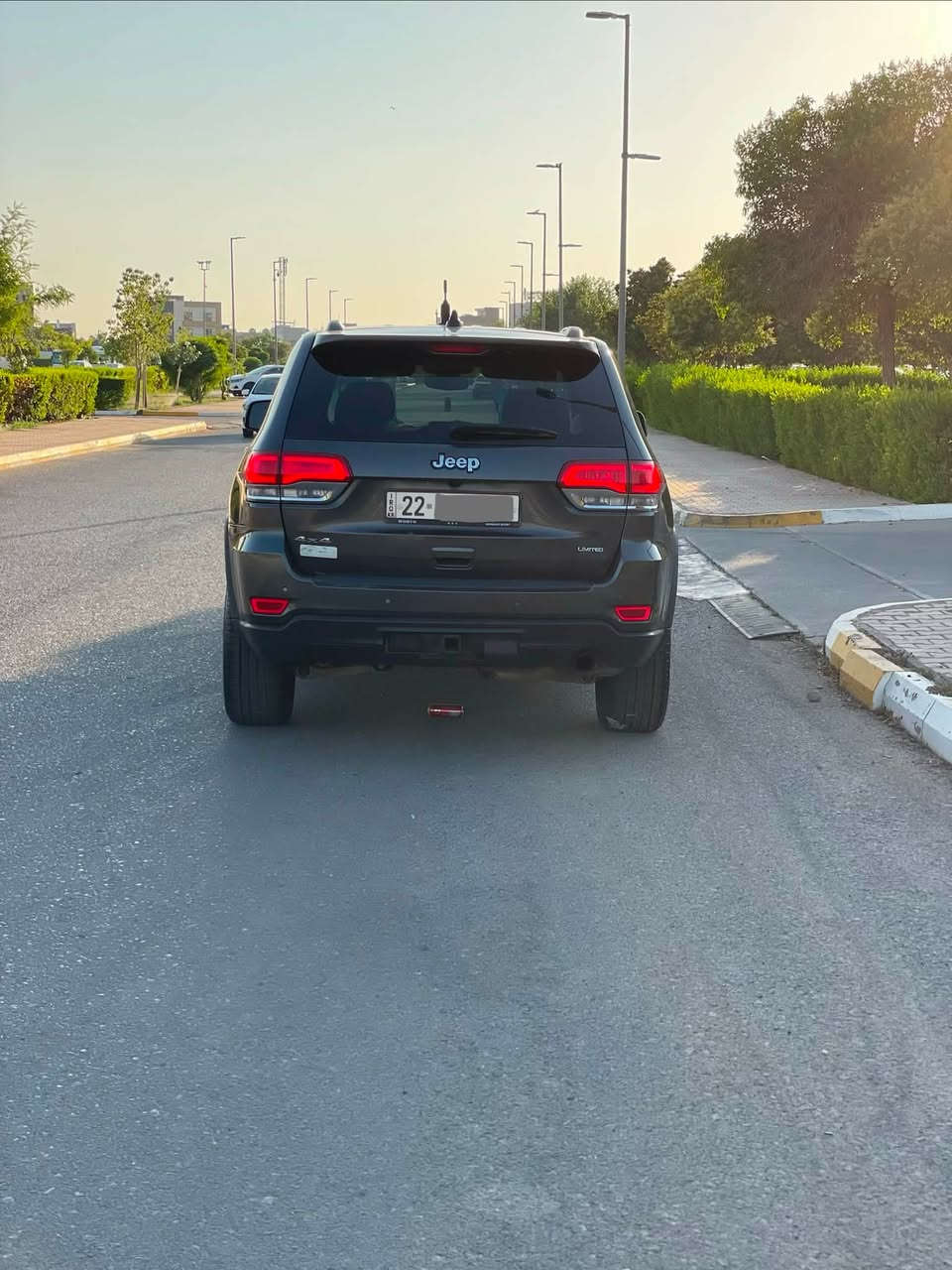 سلام عليكم اخوان سعرر بلاش 🔥192و مجال ورقه🧿🤲
فول مواصفات بس بدون فتحة. داخل اصفر 👌 بس بلباكيت 

Jeep Grand Cherokee  Limited  / 2017 جديد 

Tel :- 📞 [***********كورك واتساب 📞]
الموديل : 2017
الفئه :- Limitid 
المحرك:- V6 - 3.6L  گير محرك بشرط ما مفتوح
بدون صبغ كلين 
بدون ايرباك 
المواصفات 
شاشه كبير 
بصمه 
AutoPark
حساسات امامى و خلفي
Auto Break
رادار جانبي 
Auto-Start/Stop 
Drive/Mode - Eco - Normal - Sport - Sand - Snow
شغال 
كشن خزن
كشنات جلد  
كشن هيتر 
ستيرن هيتر
كشن كهرباي 
‏CarPlay 
               رقم اربيل دولي (مكان اربيل). تحياتي لجميع محافظات عراق👋
