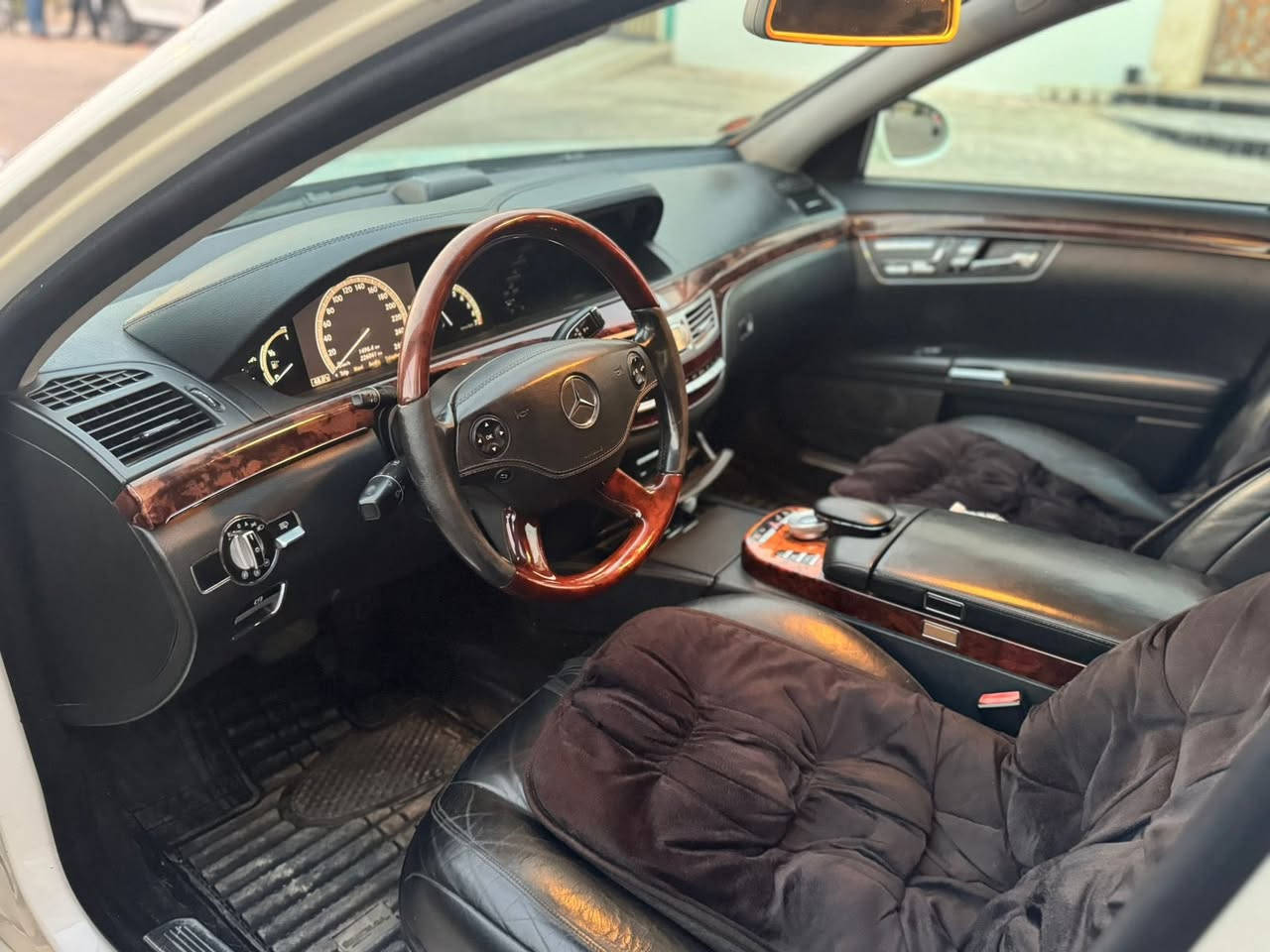 مارسيديس بينز S550 Amg 
Vip
موديل2008 المانيا مع 5 بردات خلفية
رقم كركوك دولي مداور
 بدون ضرر
كفاله عامه ..
من صبغ وكير ومحرك وتبريد
عليها نانو سيراميك هيكاري ضمان 3 سنوات
      
المواصفات
ماشيه 222 الف كيلو حقيقي قابل للزيادة 
محرك V6 و كير 7 نمر مكفولات
تبريد قطعتين
ناظور ليلي
كروز سرعة مع تحديد المسافة مع السيارة الامامية و تقلل السرعة بشكل تلقائي
أبواب شفط
صندوق شفط
بانوراما
ستيرن كهرباء
حساسات امامية خلفية
انارات ترحيب
مري شفط
شاشة اعطال
ويل 20 اصلي
داخل اسود
لايت زينون
كشنات امامية تبريد و تدفئة
وضعيات قيادة سبورت و عادي
شفتات بالستيرن 
نظام تعليق جوبلس + تحكم بارتفاع السيارة 
بصمتين 
مكان السياره النجف الاشرف
سعرها 185  مع المجال البسيط
للاستفسار ***********
