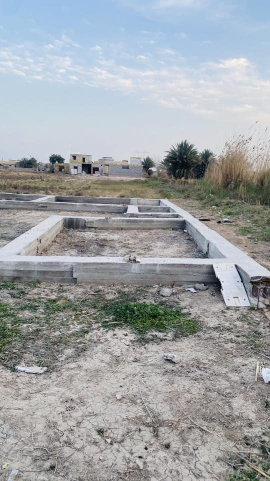 السلام عليكم عرصه زراعي للبيع 250 م بيه رباط خارج حدود النفط ***********
غرفتين ٦في ٤

صاله ٨ في ٤ 

استقبال ٨في ٤ 
مطبخ ٥ في ٤ 
صحيات ٢ في ٢ داخليه وخارجيه
