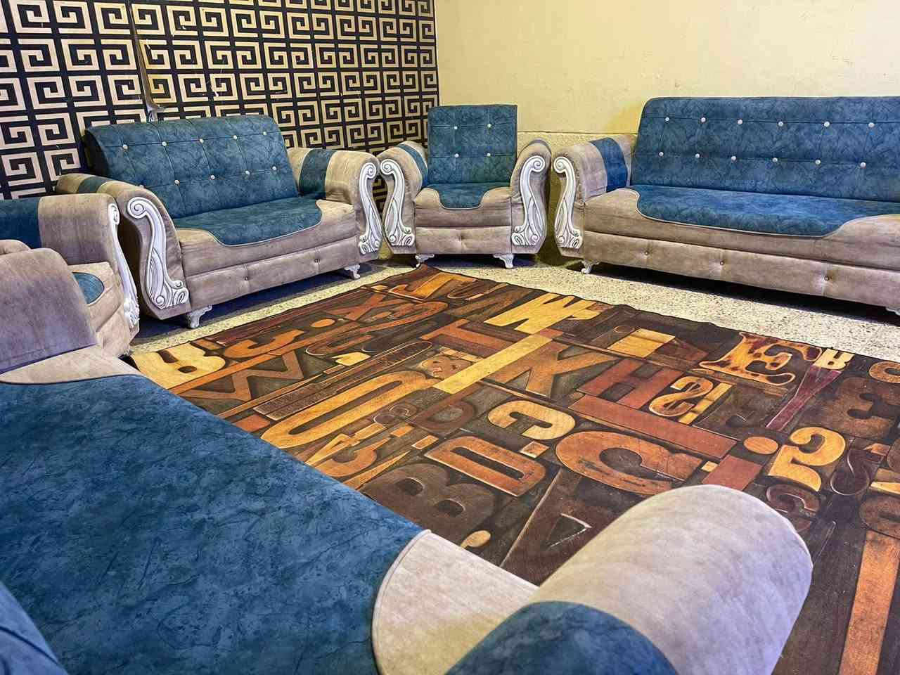 تخم 10 مقاعد تكمه بدون اي ضرر ب180
***********
