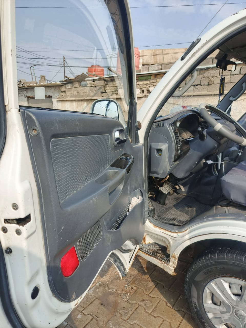 كيا 14 رقم بصره كفاله من الصبغ والتبديل مكان السياره بصره الحيانيه السعر ١٠٠ رقم الهاتف ***********
