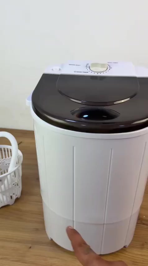 ساكن بقسم داخلي وتريد غسالة صغيرة وسريعة؟
عندك طفل ومتريد تغسل هدومه وية باقي الغسيل؟
تحب تحافظ على نظافة احذيتك وتغسلهم بسهولة؟
الحل الأمثل بين إيديك ✅
غسالة German Plus R-1160 الحوضية
صغيرة، عملية، وتغسل وتعصر بوقت قصير
صغيرة بالحجم.. كبيرة بالأداء 👌
✓ تغسل وتعصر بوقت قصير
✓ سعة 4.5 كغ تناسب البيت والطلاب
✓ فرشاة خاصة لتنظيف الأحذية والملابس الملطخة
سعر  55 د.ع


**إذا كنت صاحب هذا الإعلان وتريد حذفه لأي سبب، رجاءا أرسل رسالة إلى الدعم الفني**