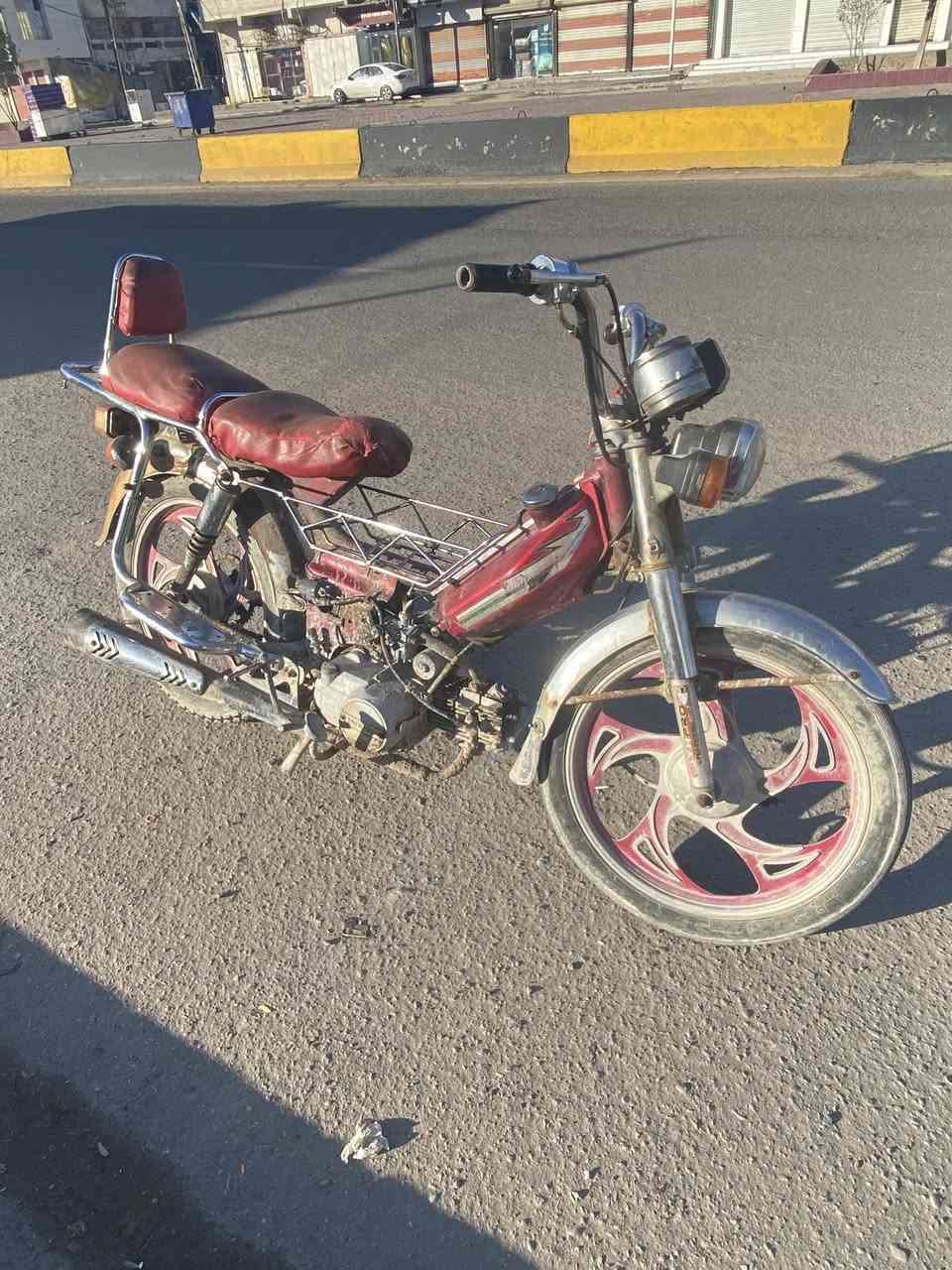 🔥 للبيع دراجة مرتبة وجاهزة 🔥
دراجة شغالة 100%، استخدام يومي وما تشتكي من شي  
محرك قوي وصوتها طيب 👍  
صرفها قليل ومناسبة للمشاوير  

✔️ جاهزة تمشي بدون تصليح  
✔️ اقتصادية بالبنزين  
✔️ شكلها حلو ومريحة  

💰 السعر: 300 ألف قابل للتفاوض للجاد  

📍 الموقع: (البصره)  
📞 للاستفسار ***********  

سبب البيع: التبد
