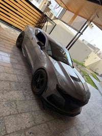 كمارو موديل 2022 LT1 مكينه 6200 بدون رقم  حادث جاملغ وبنيد بدون دواخل ...