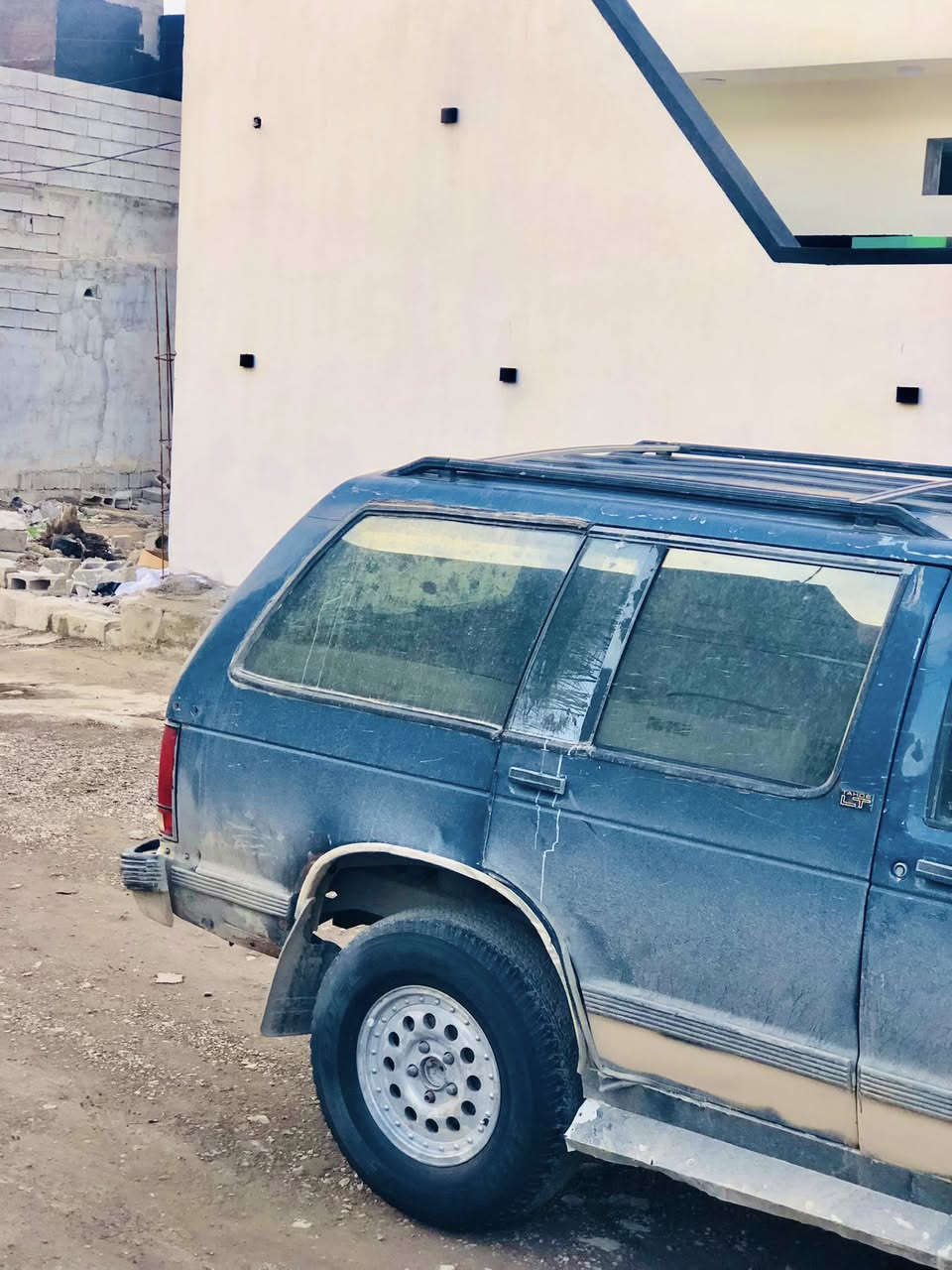 السلام عليكم سيارة تل بلايزرموديل 1992 محرك كاز. 3000كير سوبر كير ومحرك شرط  كهربائيات كلها شغاله رقم كركوك تحويل سنويه نافذه مكان السياره كركوك سعر 35بيها مجال
للاستفسار ***********زين
*********** اسيا
