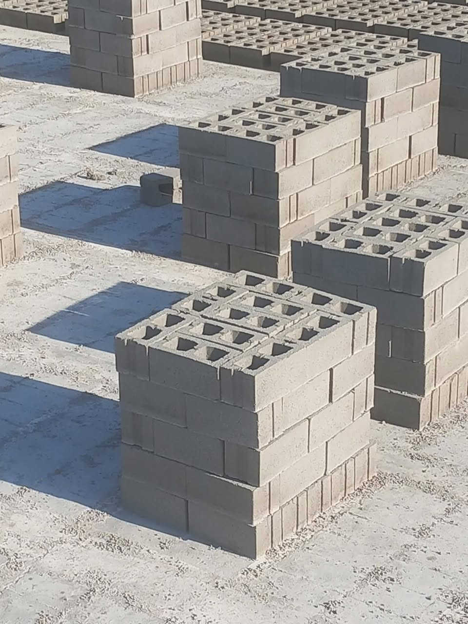 يوجد لدينا بلوك توصيل داخل الفلوجه واطرفها بسعار مناسبه قياس 20 قياس 15 قياس 12  
***********
***********
