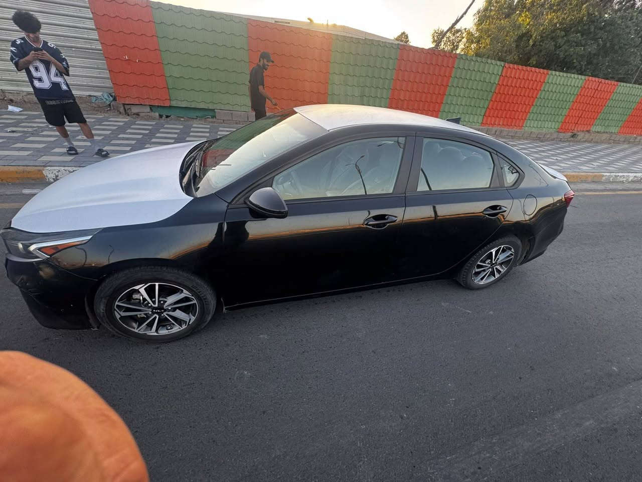 سلام عليكم كيا فورتي موديل ٢٣ لون اسود
المواصفات عادي ماشيه ٩٧ وقابله للزياده 
تحويل ثاني يوم سعر ١٣٣$ وبيها مجال 
الرقم ***********
