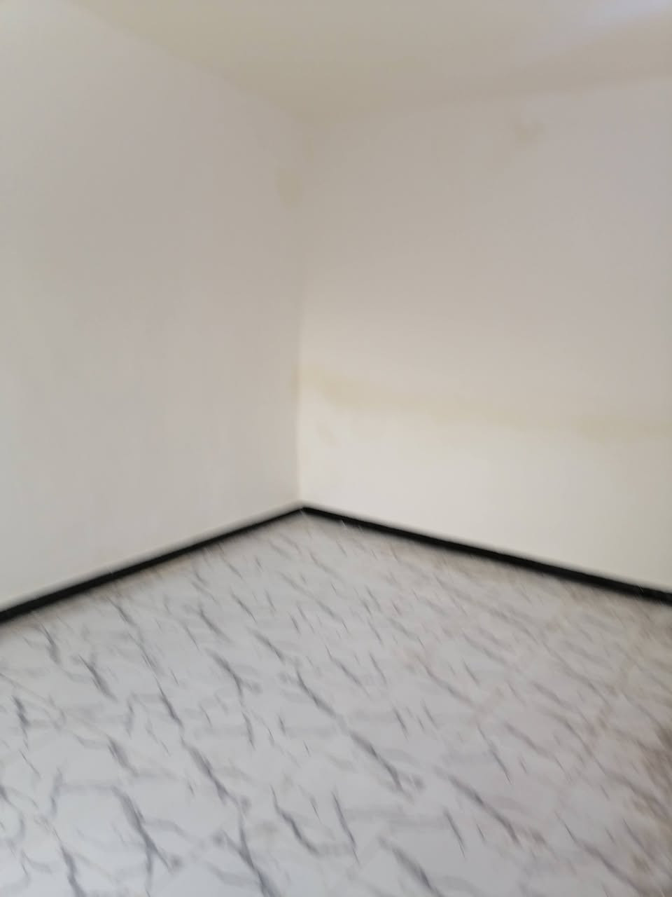دار سكن ١٠٠ متر طابو صرف
واجه ١٠متر ونزال ١٠ متر
البناء ترميم جديد
استقبال
غرفة نوم
صاله
مطبخ
صحيات
السعر ٥٥ مع المجال
الموقع الديوانية حي العسكري الثالث خلف مدرسة المسرة
للاستفسار أكثر مراجعة مكتب التوكل للعقار الكائن في حي العسكري شارع ٣٠ او الاتصال والمراسلة على الواتساب على الرقم ***********
