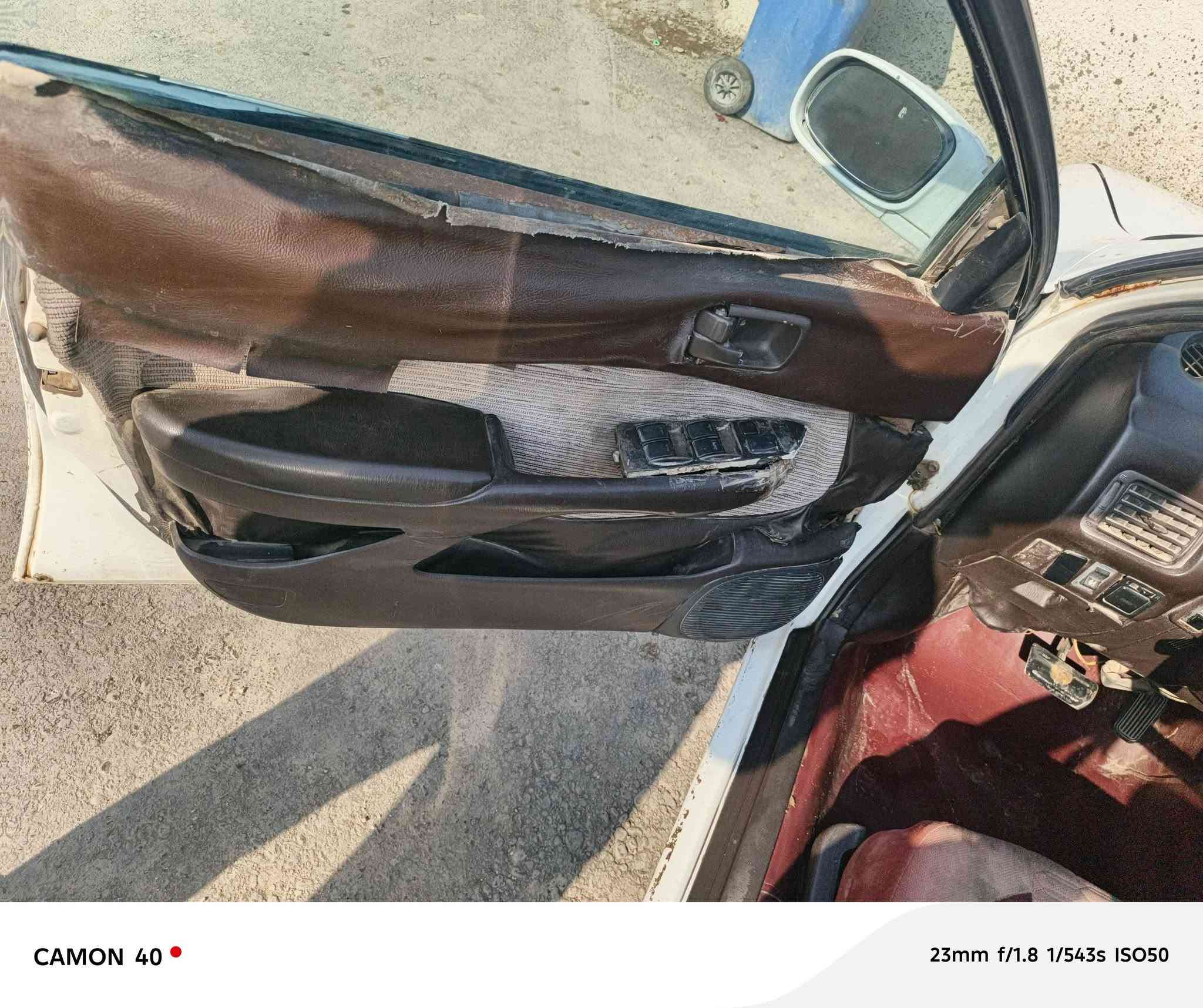 السلام عليكم كارينا مديل ١٩٩٤
كما واظحه بلصوره السياره مال عيشه والصدر شويه تعبان
ب اسمي سنويه ل٢٨ 
رقم بغداد
السعر ٢٤ وبيها مجال بسيط 
العنوان بغداد قرب مرور التاجيات 
***********
