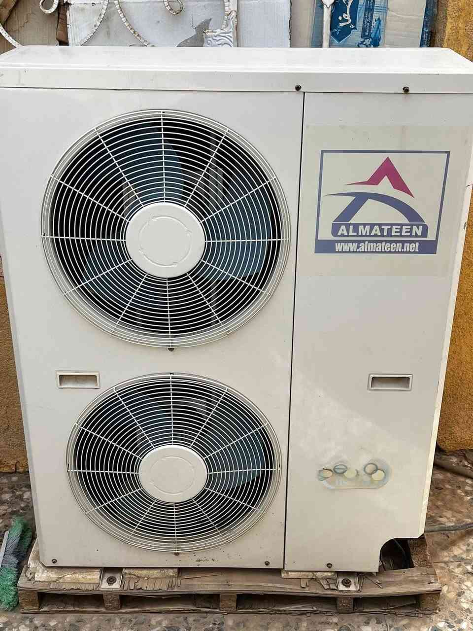 السلام عليكم عندي هذا السبلت المتين حجمه 3 طن جهاز كلش نظيف وشغال وتبريده ثلج يشهد الله دبل مروحه وغازه 410 تجي تفحص يمي اله تاخذ سعره 850 الف بي مجال قليل للشراء رقمي *********** عنواني بلقاسم بحي العسكري
